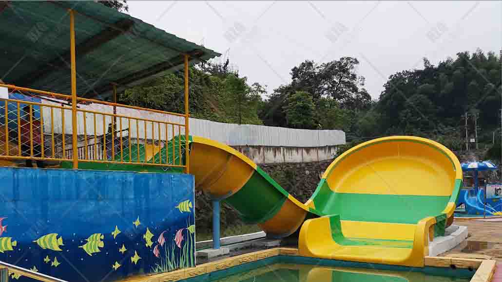 益陽九龍洞-山水樂園安裝完畢，近日即將試營業